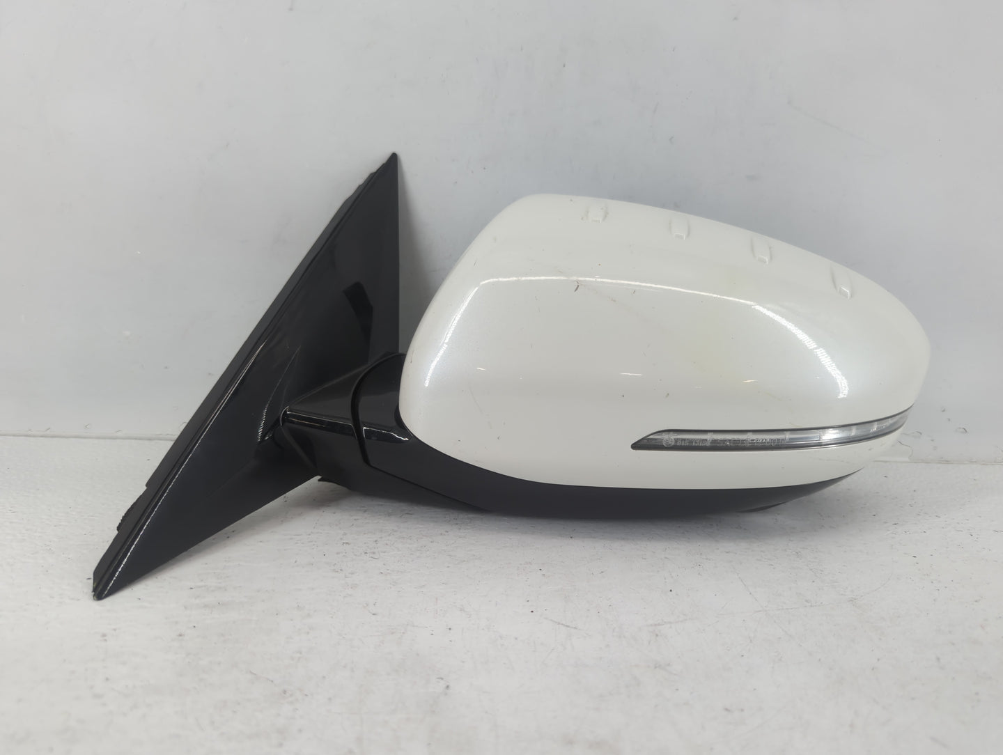 2016 Kia Cadenza Driver Side View Mirror - Left Door Mirror OEM Used - Oemusedautoparts1.com