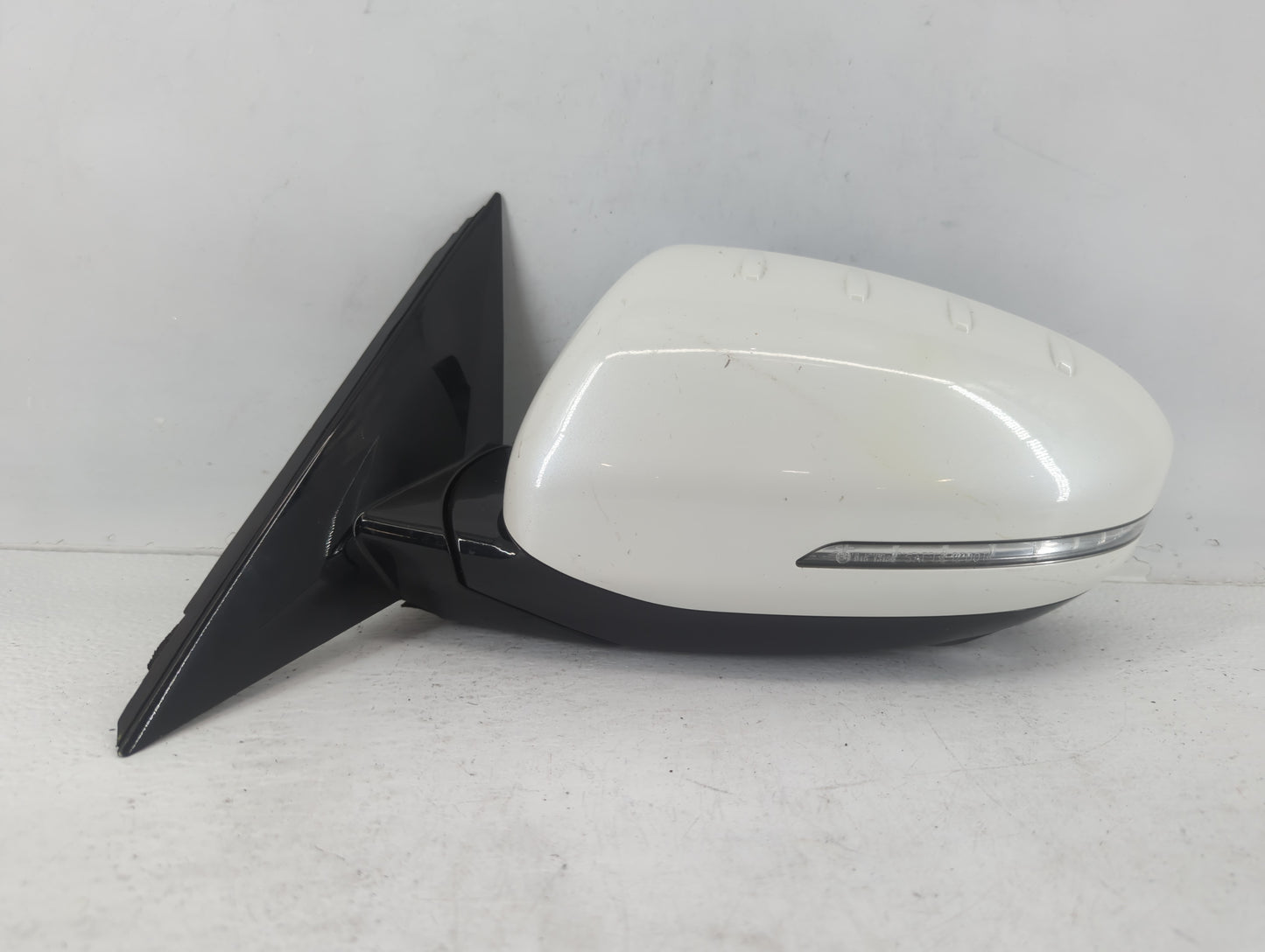 2016 Kia Cadenza Driver Side View Mirror - Left Door Mirror OEM Used - Oemusedautoparts1.com