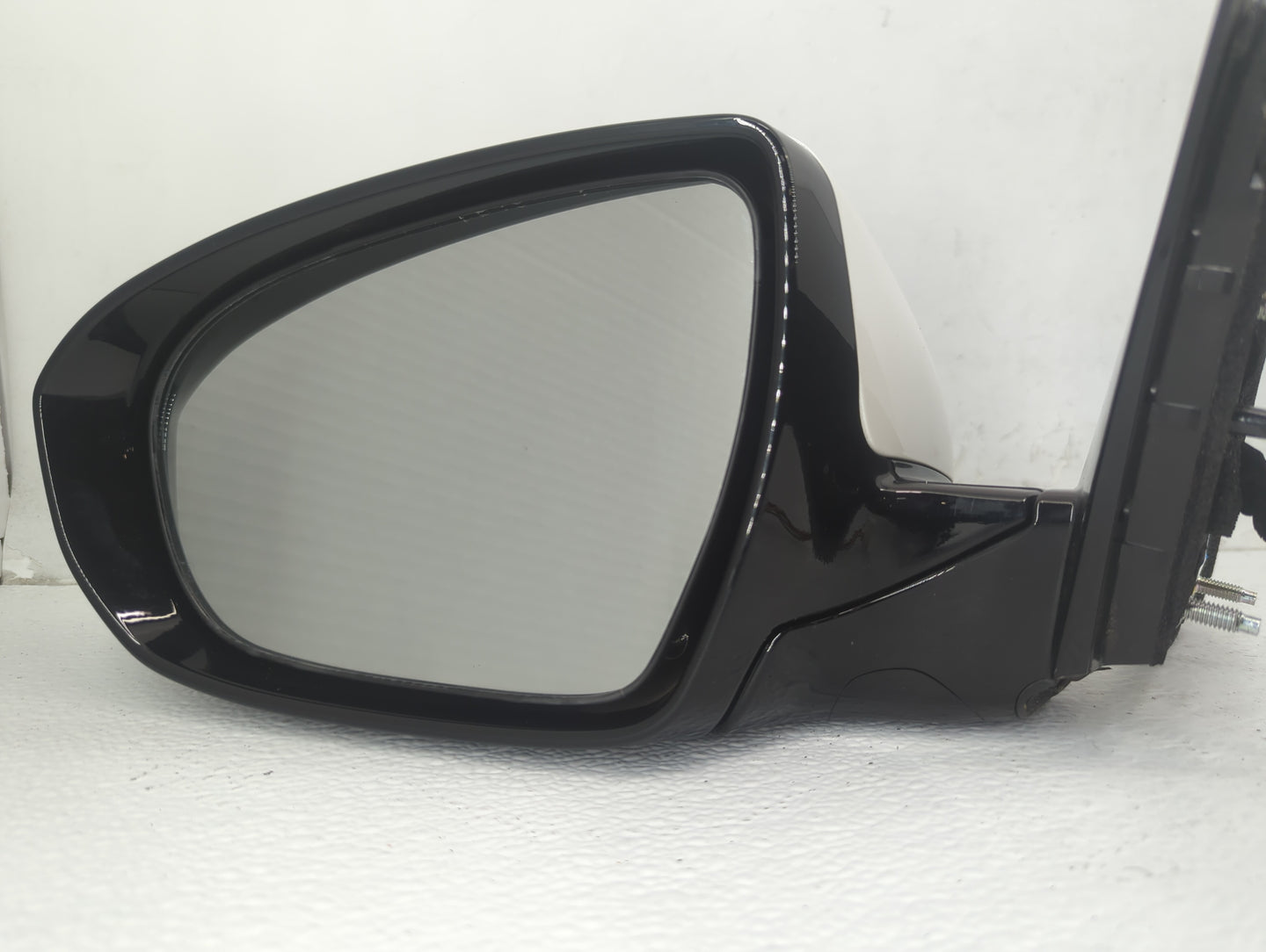 2016 Kia Cadenza Driver Side View Mirror - Left Door Mirror OEM Used - Oemusedautoparts1.com