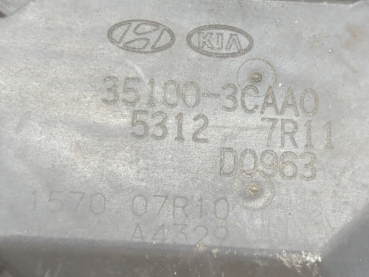 2014-2016 Kia Cadenza Throttle Body P/N:35100-3CAA0 Fits Fits 2012 2013 2014 2015 2016 2017 2018 OEM Used Auto Parts - Oemus