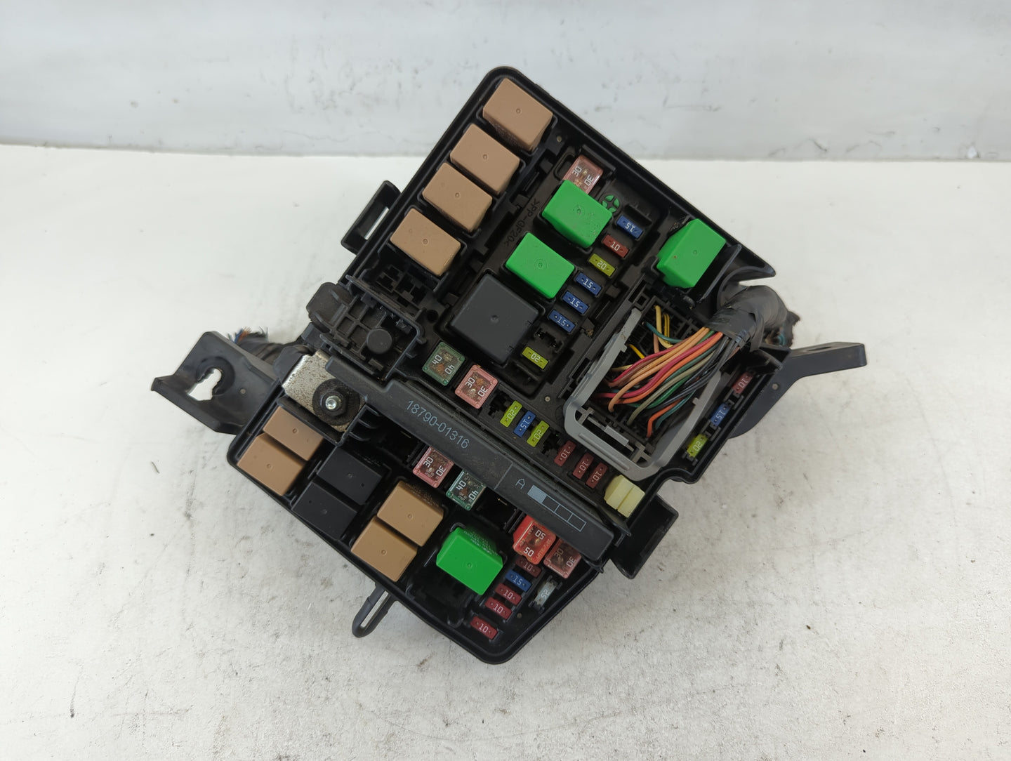 2014-2016 Kia Cadenza Fusebox Fuse Box Panel Relay Module P/N:91275-3R032 Fits Fits 2014 2015 2016 OEM Used Auto Parts - Oem