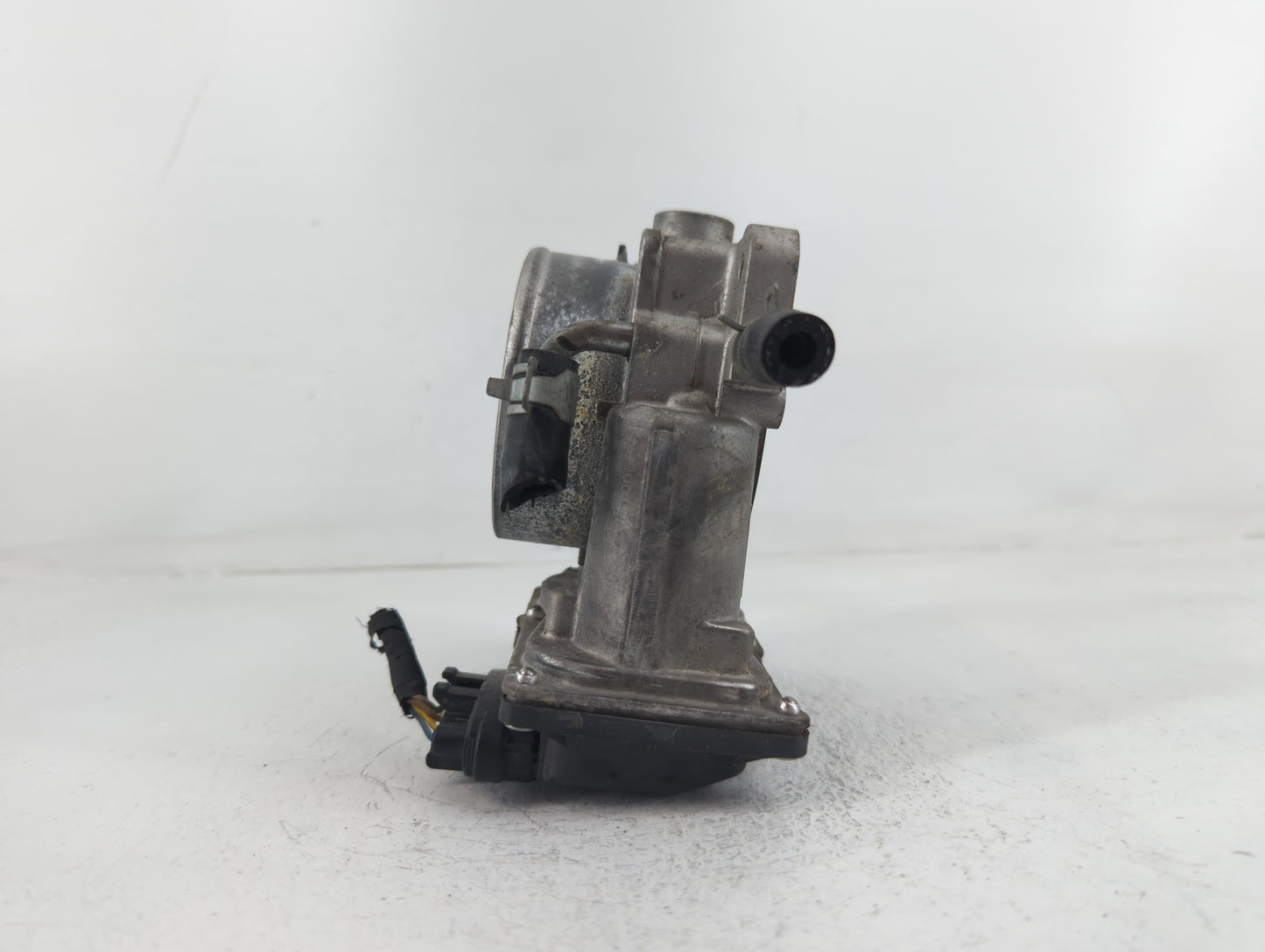 2014-2016 Kia Cadenza Throttle Body P/N:5312 10S10 35100-3CAA0 Fits Fits 2012 2013 2014 2015 2016 2017 2018 OEM Used Auto Pa