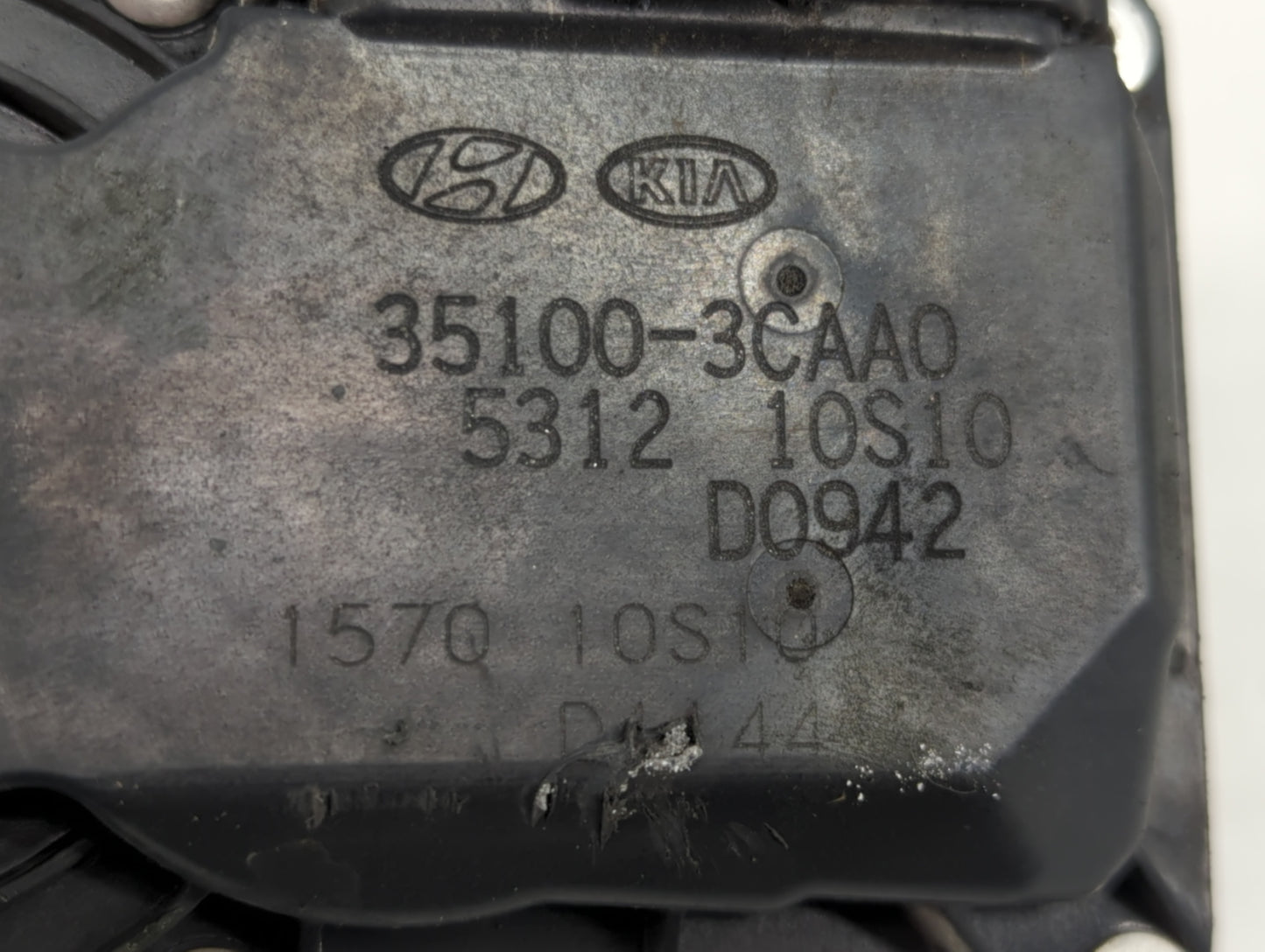 2014-2016 Kia Cadenza Throttle Body P/N:5312 10S10 35100-3CAA0 Fits Fits 2012 2013 2014 2015 2016 2017 2018 OEM Used Auto Pa