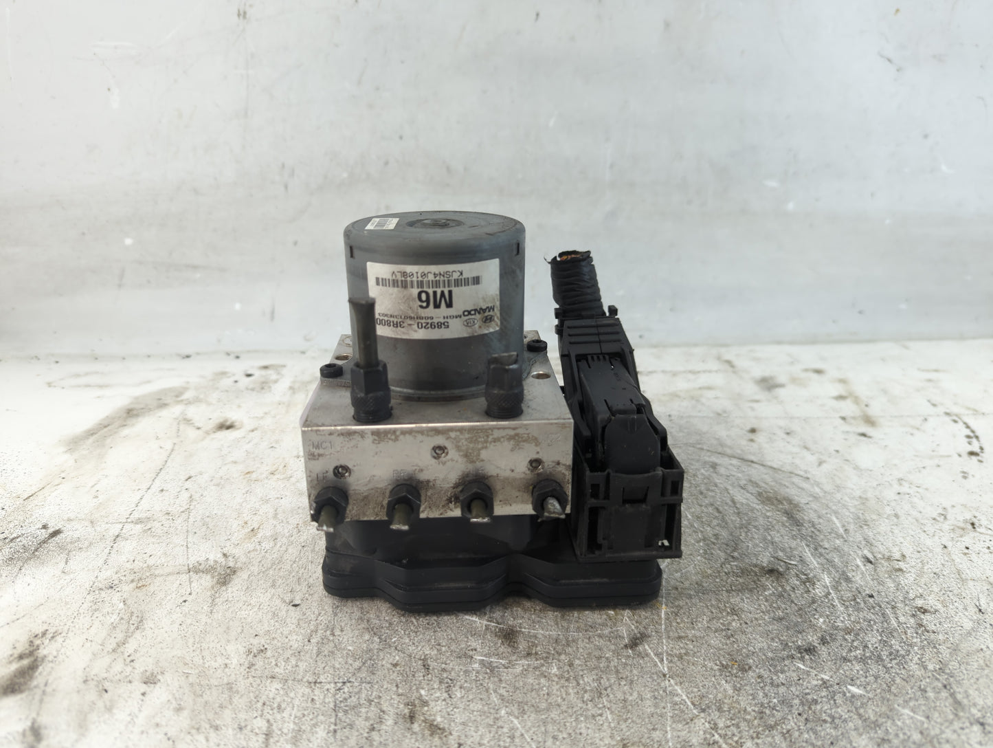 2014-2016 Kia Cadenza ABS Pump Control Module Replacement P/N:58920-3R800 Fits Fits 2014 2015 2016 OEM Used Auto Parts - Oem