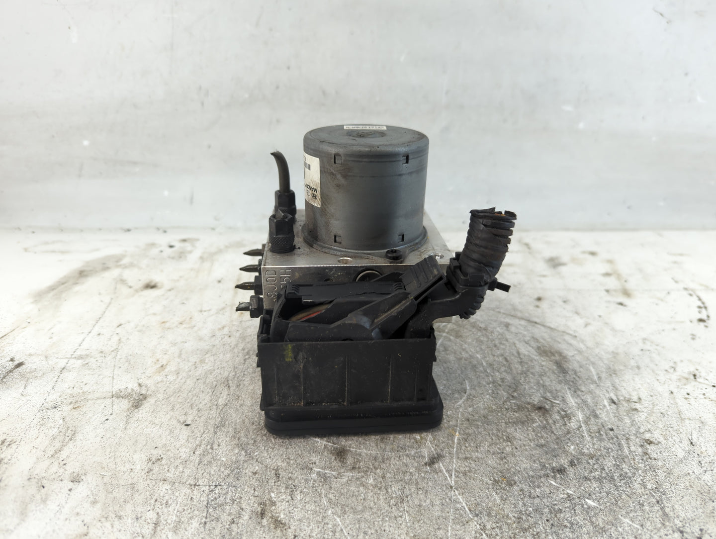 2014-2016 Kia Cadenza ABS Pump Control Module Replacement P/N:58920-3R800 Fits Fits 2014 2015 2016 OEM Used Auto Parts - Oem