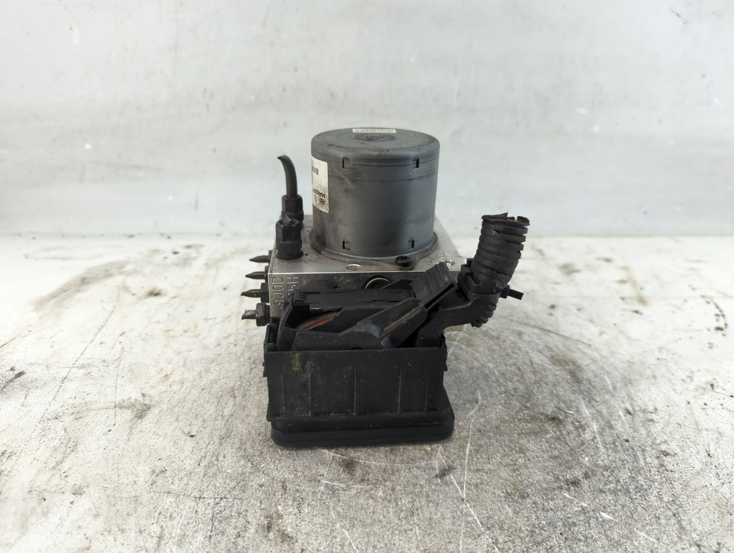 2014-2016 Kia Cadenza ABS Pump Control Module Replacement P/N:58920-3R800 Fits Fits 2014 2015 2016 OEM Used Auto Parts - Oem