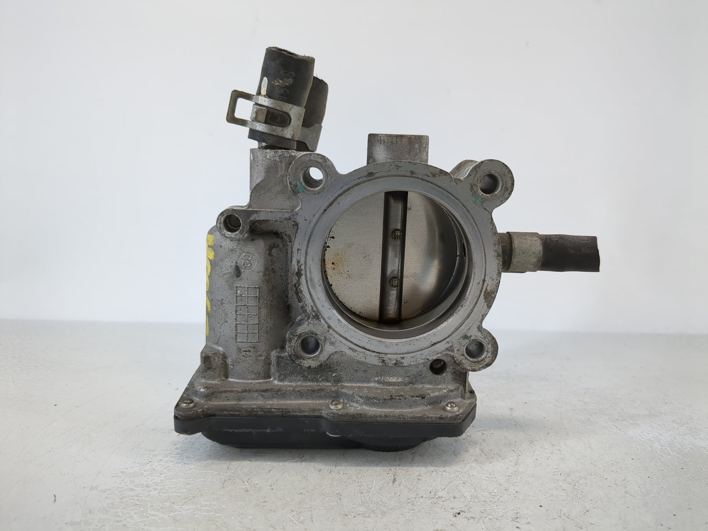 2014-2016 Kia Forte Throttle Body P/N:35100-2B320 Fits Fits 2013 2014 2015 2016 OEM Used Auto Parts - Oemusedautoparts1.com