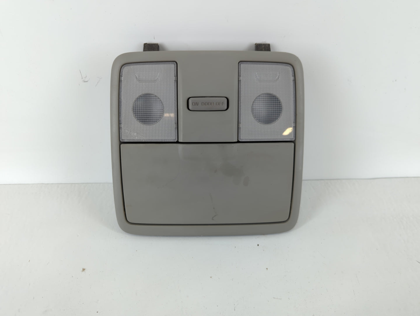 2014-2018 Kia Forte Overhead Roof Console 1111183 - Oemusedautoparts1.com