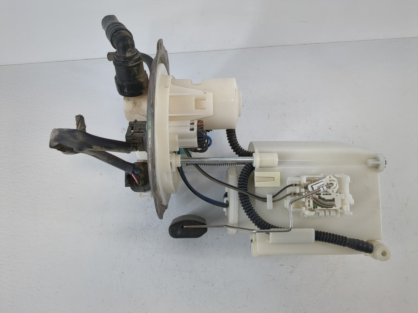 2014-2016 Kia Forte Electrical Gas Fuel Pump Assembly - Oemusedautoparts1.com