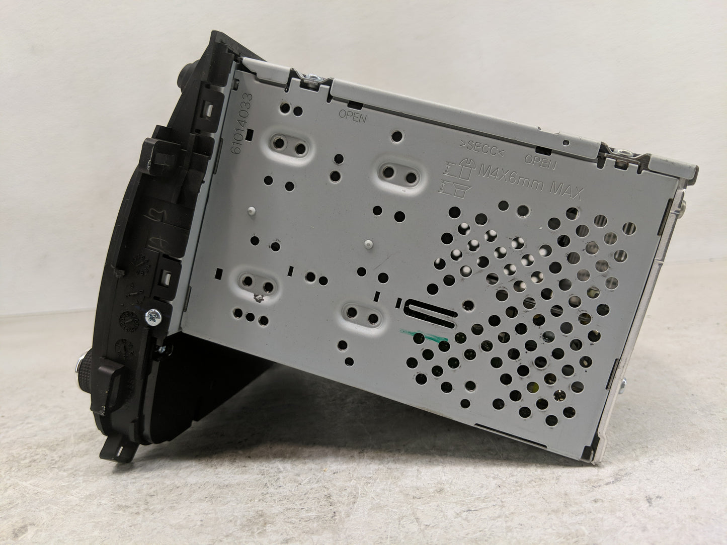 2015-2016 Kia Forte Radio AM FM Cd Player Receiver Replacement P/N:96180-A7890WK Fits Fits 2015 2016 OEM Used Auto Parts - O