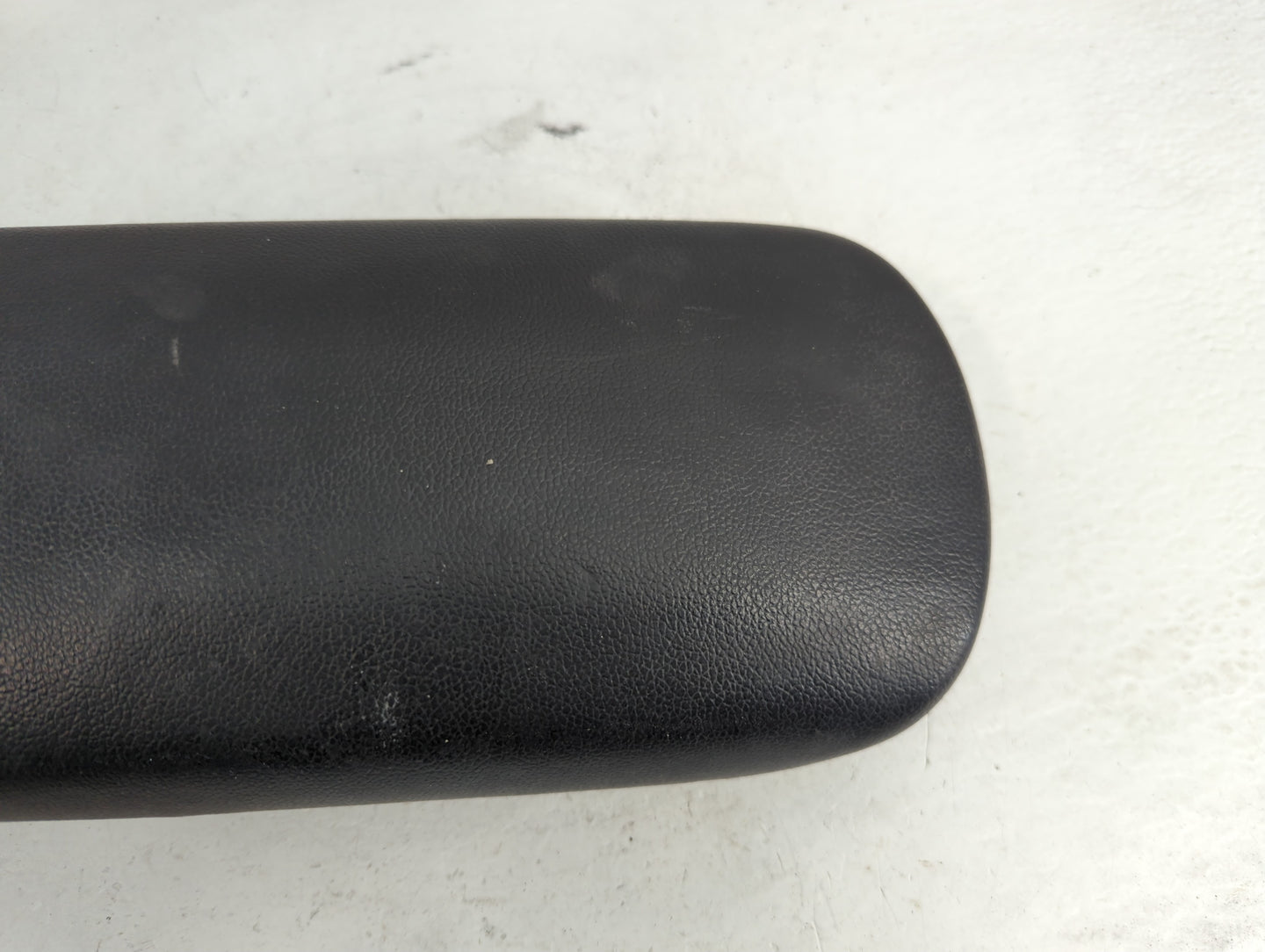 2016 Kia Forte Center Console Armrest Cover Lid Fits OEM Used Auto Parts - Oemusedautoparts1.com