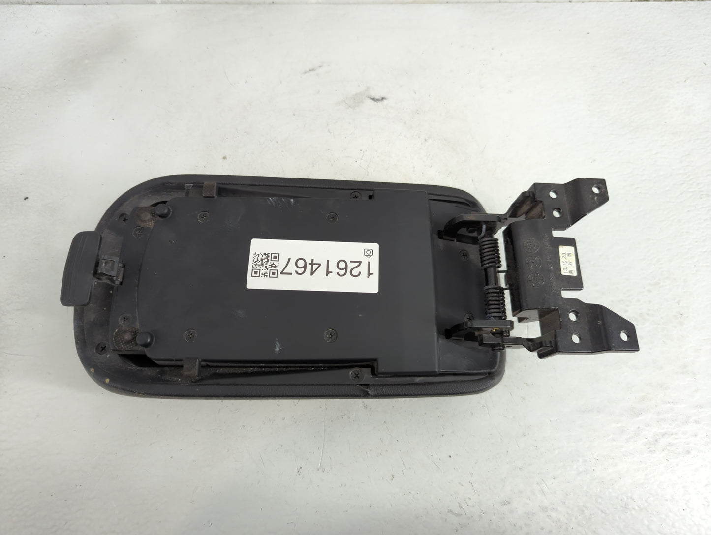 2016 Kia Forte Center Console Armrest Cover Lid Fits OEM Used Auto Parts - Oemusedautoparts1.com