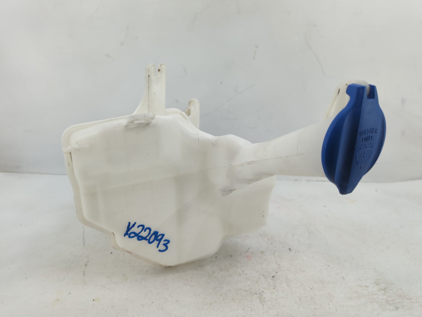 2014-2016 Kia Forte Windshield Washer Fluid Reservoir Bottle Oem - Oemusedautoparts1.com