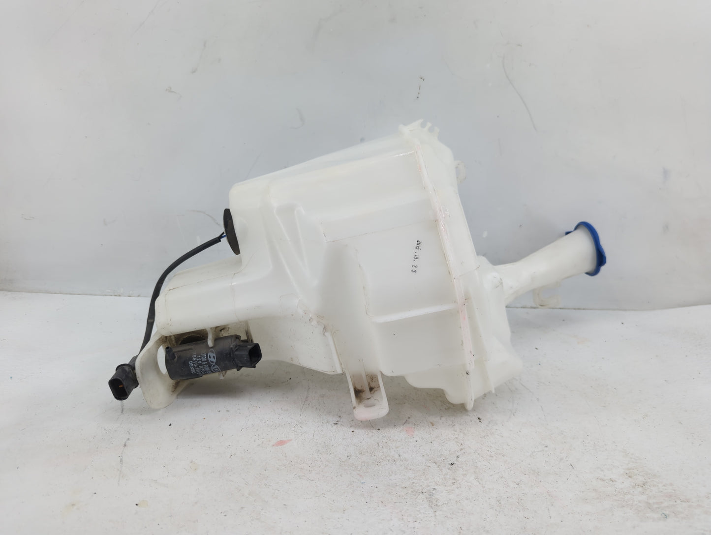 2014-2016 Kia Forte Windshield Washer Fluid Reservoir Bottle Oem - Oemusedautoparts1.com