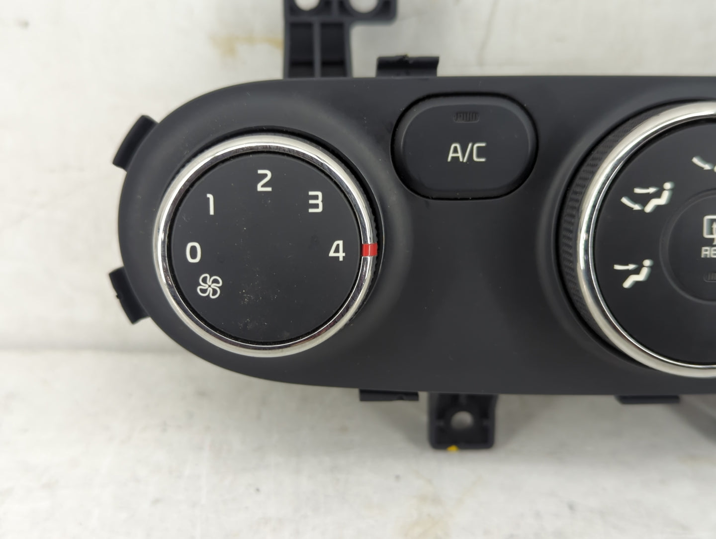 2014-2016 Kia Forte Climate Control Module Temperature AC/Heater Replacement P/N:97250-A7060WK 97250 A7052WK Fits OEM Used A