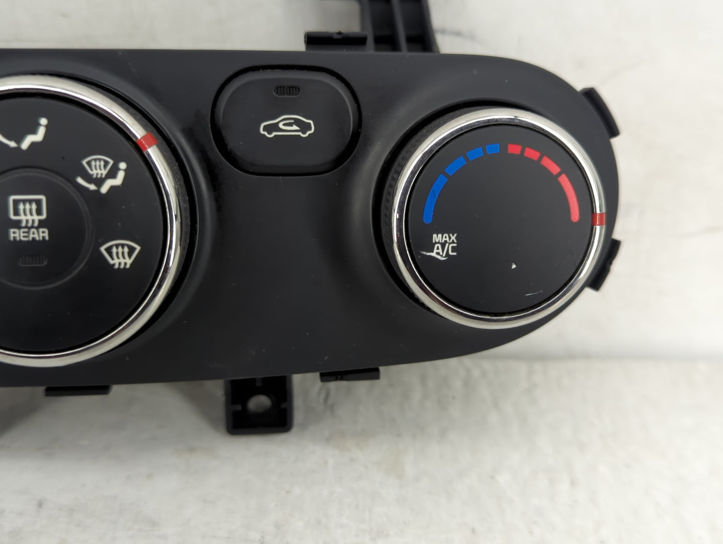2014-2016 Kia Forte Climate Control Module Temperature AC/Heater Replacement P/N:97250-A7060WK 97250 A7052WK Fits OEM Used A
