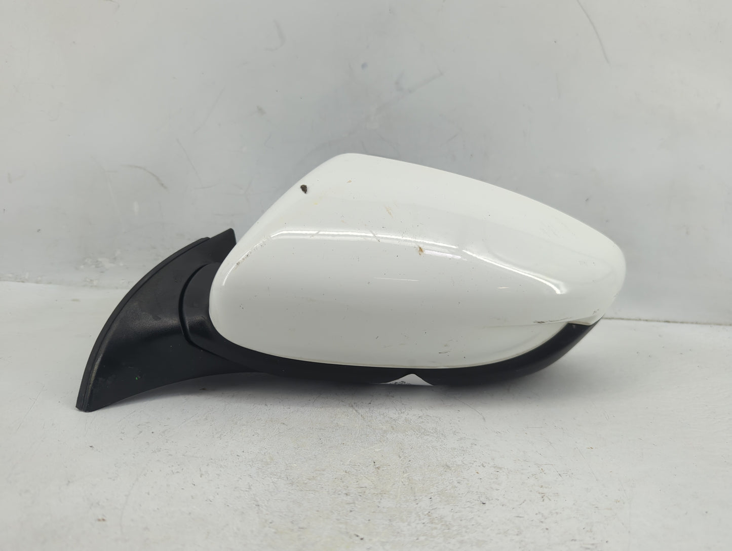 2016-2018 Kia Forte Driver Side View Mirror - Left Door Mirror OEM Used - Oemusedautoparts1.com