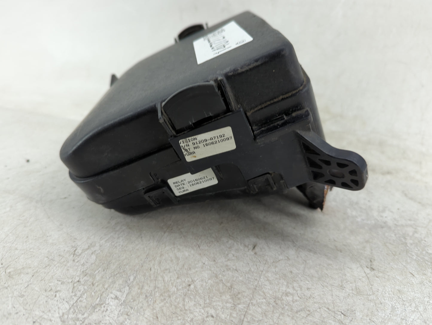 2014-2016 Kia Forte Fusebox Fuse Box Panel Relay Module P/N:91209-A7192 Fits Fits 2014 2015 2016 OEM Used Auto Parts - Oemus