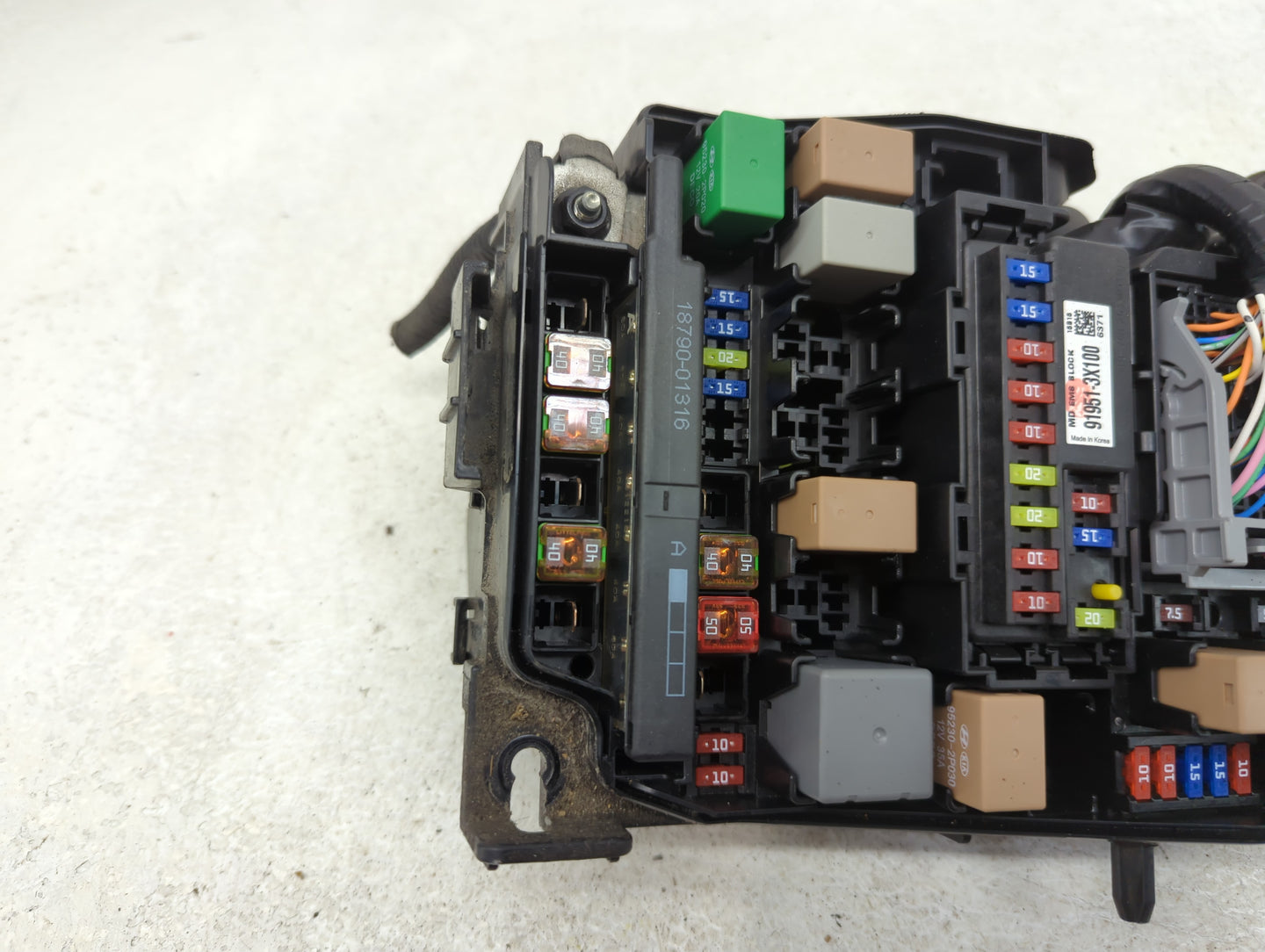 2014-2016 Kia Forte Fusebox Fuse Box Panel Relay Module P/N:91950-A7711 91950-3X510 Fits Fits 2014 2015 2016 OEM Used Auto P