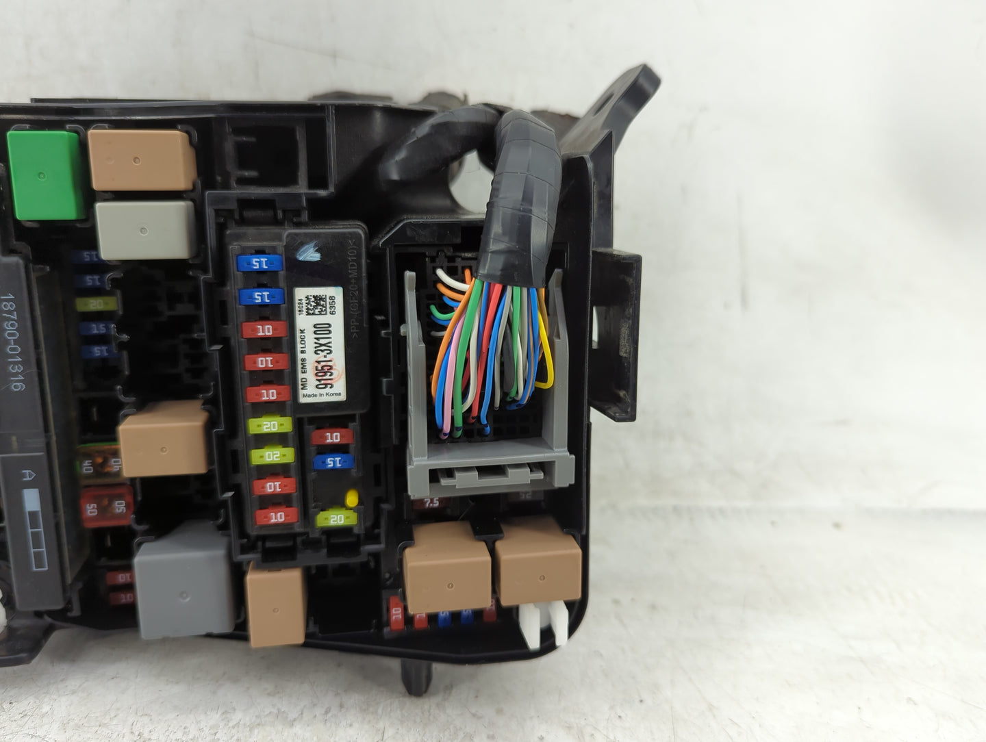 2014-2016 Kia Forte Fusebox Fuse Box Panel Relay Module P/N:91209-A7202 Fits Fits 2014 2015 2016 OEM Used Auto Parts - Oemus