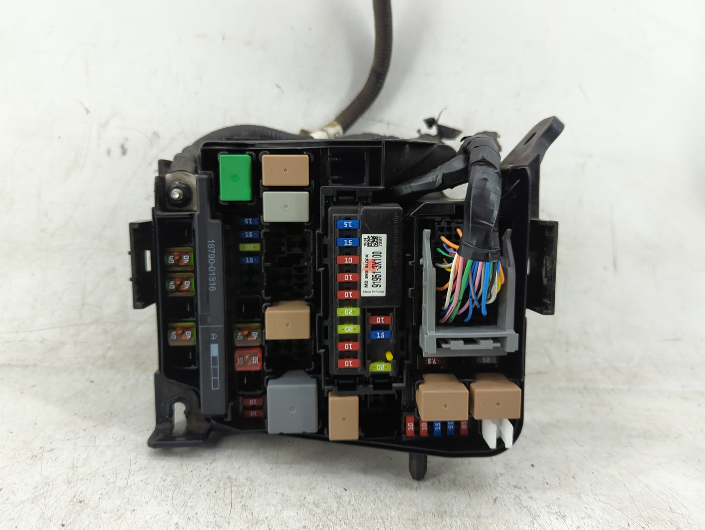 2014-2016 Kia Forte Fusebox Fuse Box Panel Relay Module P/N:91205-A7212 Fits Fits 2014 2015 2016 OEM Used Auto Parts - Oemus