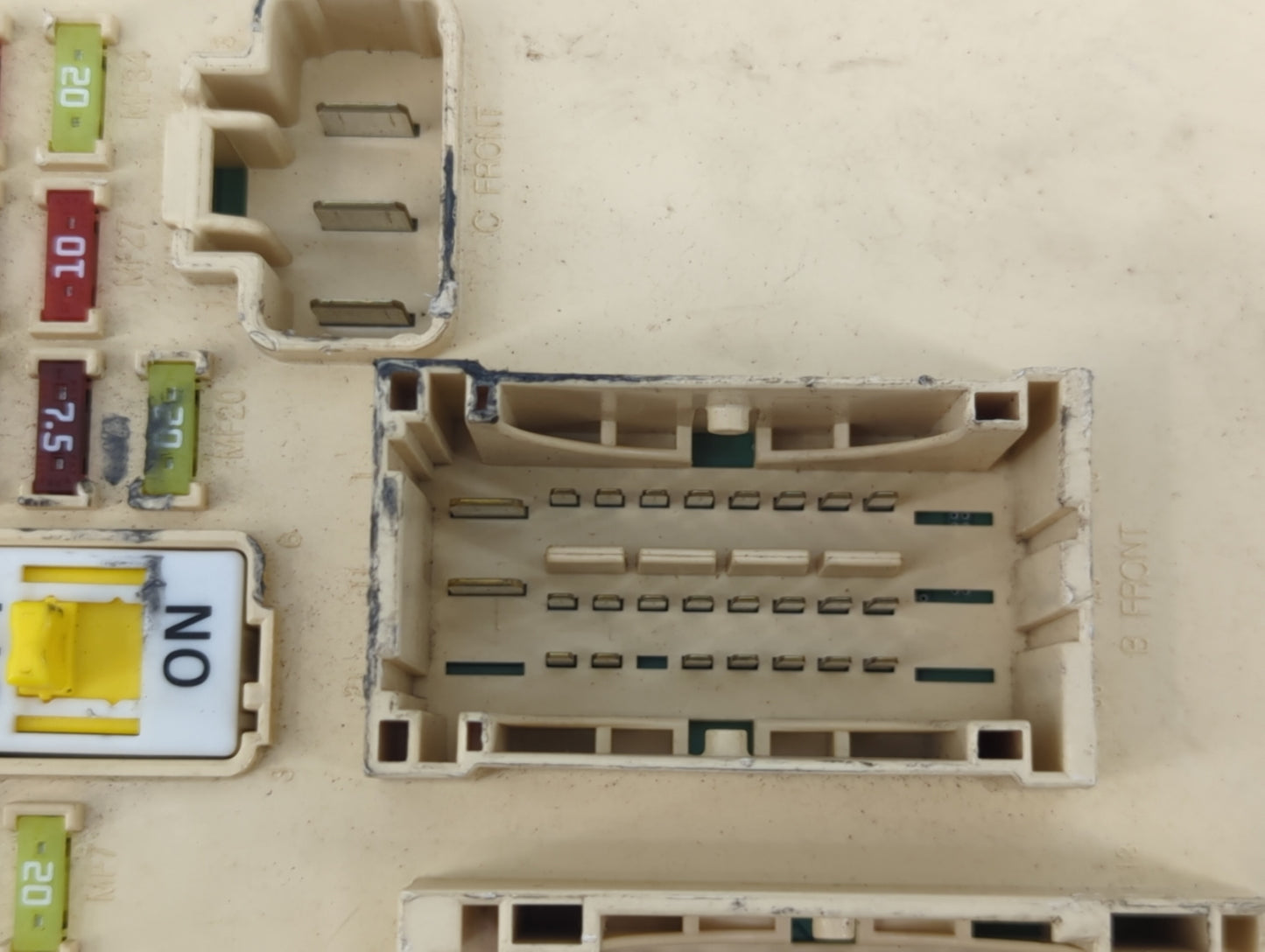 2014-2016 Kia Forte Body Control Module Bcm Inner Cabin Fuse Box - Oemusedautoparts1.com