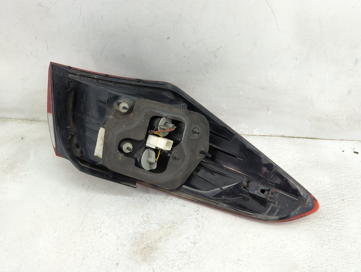 2014-2017 Kia Forte Tail Light Assembly Passenger Right OEM P/N:13705 13708, R1Y-S102 Fits Fits 2014 2015 2016 2017 OEM Used