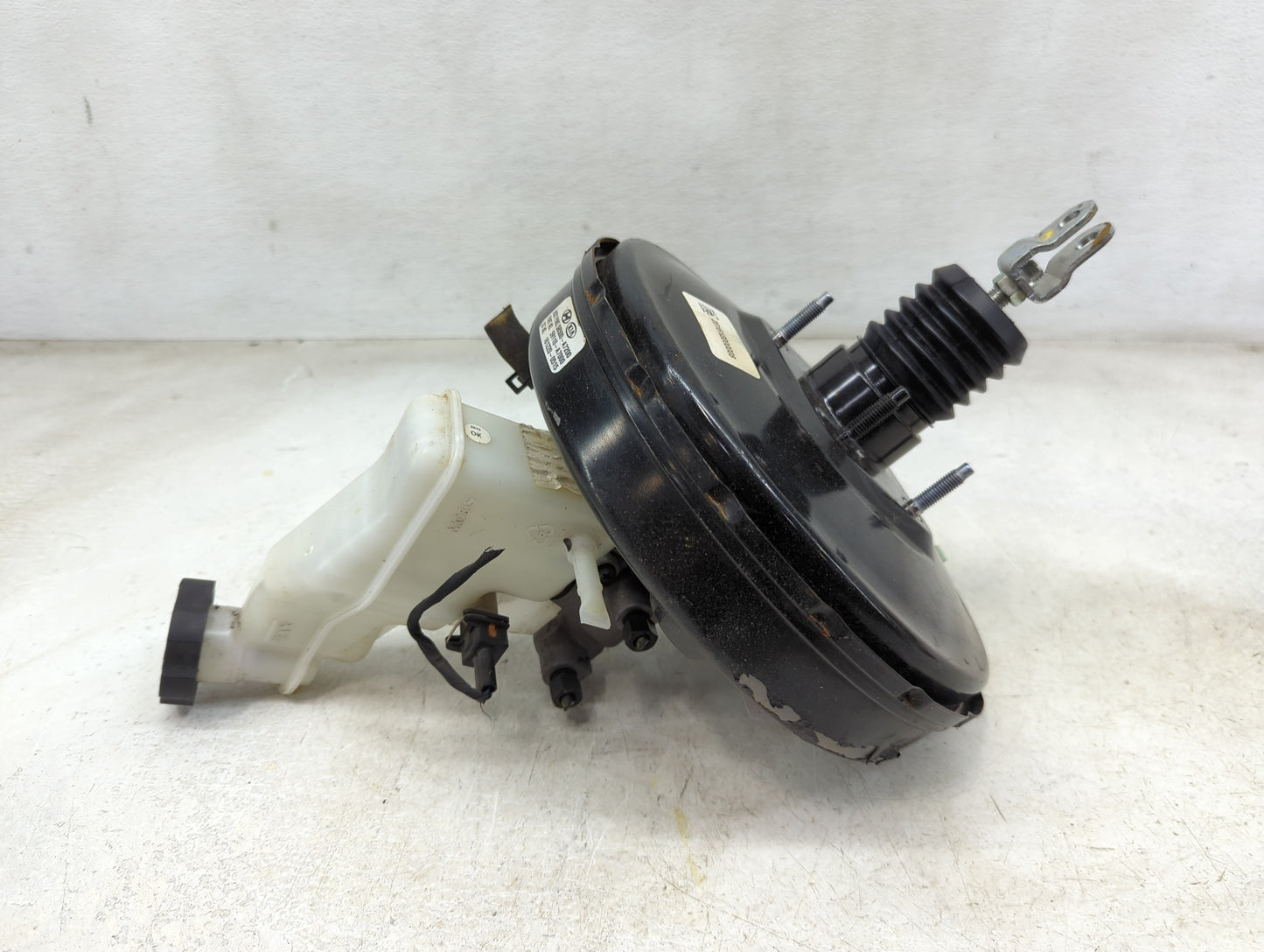 2014-2014 Kia Forte Power Brake Booster Oem - Oemusedautoparts1.com