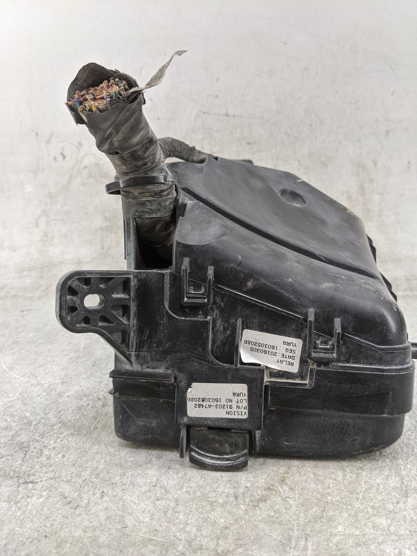 2014-2016 Kia Forte Fusebox Fuse Box Panel Relay Module P/N:91951-3X100 91203-A7482, 91950-A7221 Fits Fits 2014 2015 2016 OE