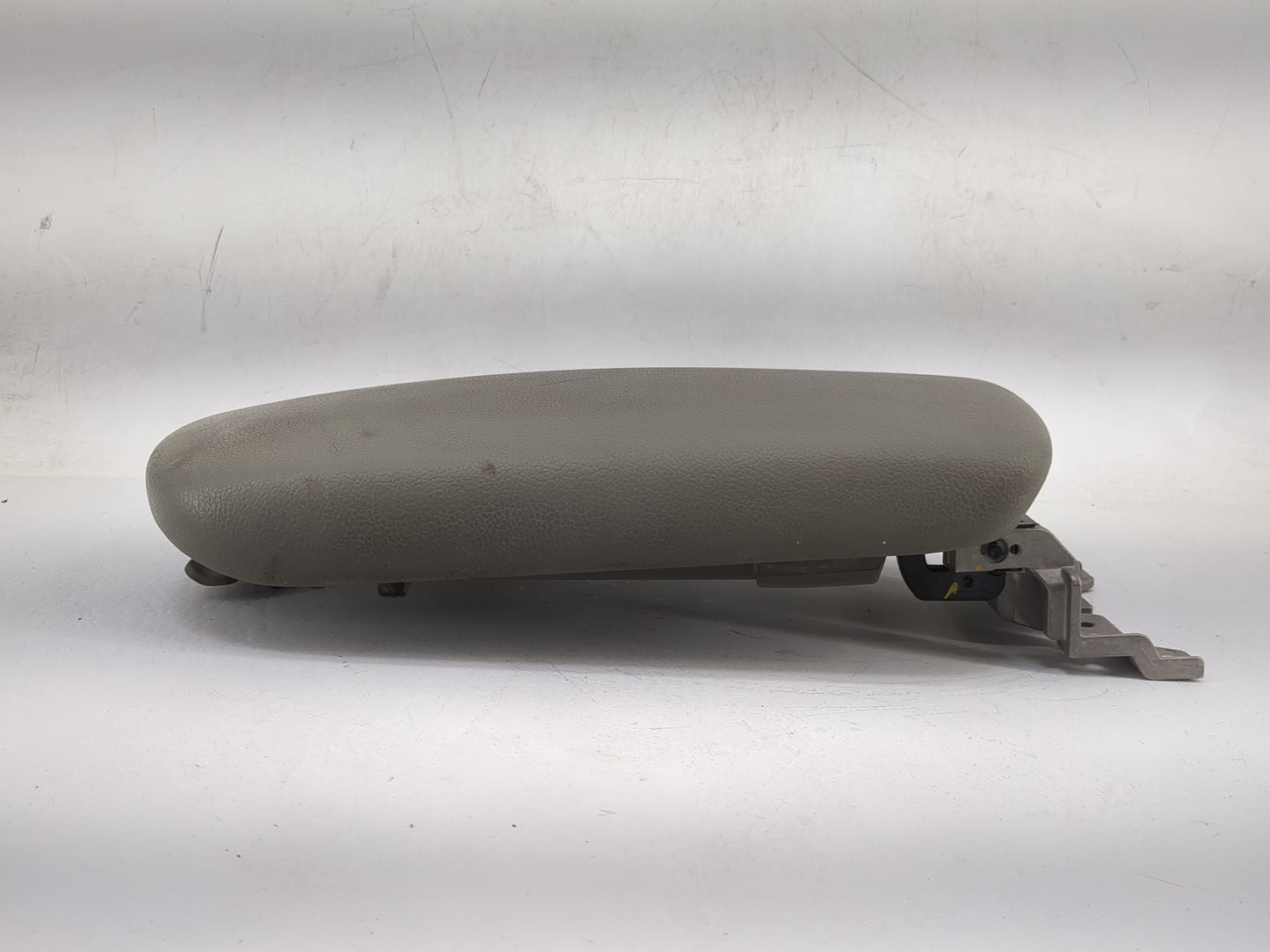 2016 Kia Forte Center Console Armrest Cover Lid Fits OEM Used Auto Parts - Oemusedautoparts1.com