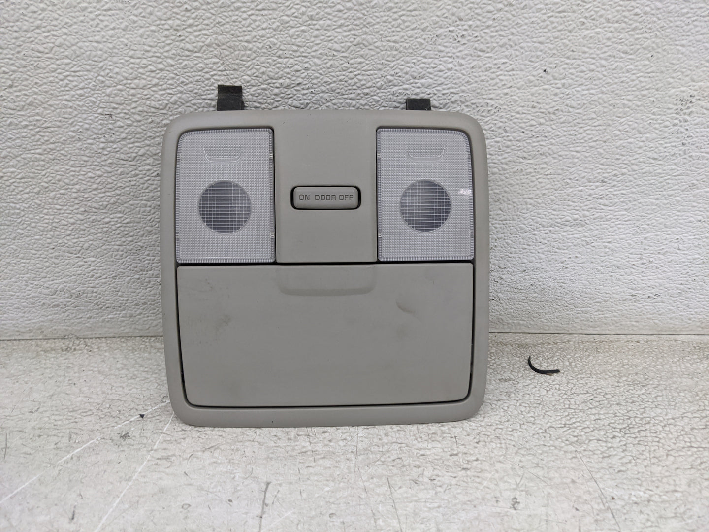 2014-2018 Kia Forte Overhead Roof Console Gray - Oemusedautoparts1.com