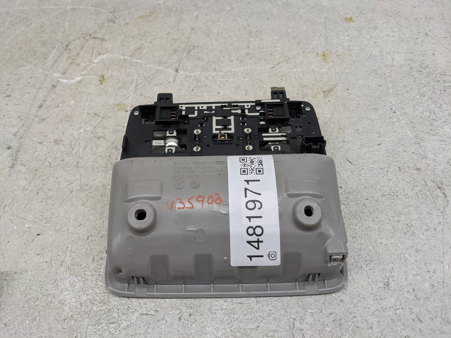 2014-2018 Kia Forte Overhead Roof Console Gray - Oemusedautoparts1.com