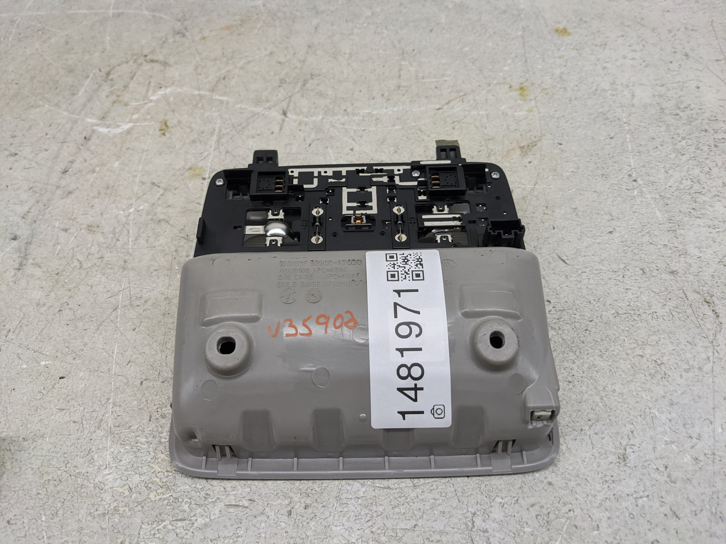 2014-2018 Kia Forte Overhead Roof Console Gray - Oemusedautoparts1.com