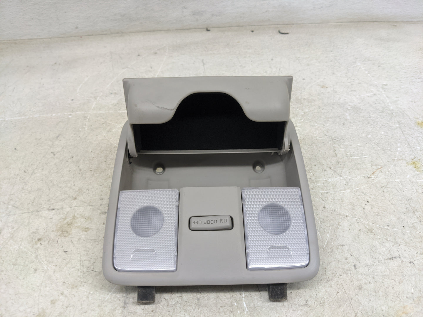 2014-2018 Kia Forte Overhead Roof Console Gray 1482007 - Oemusedautoparts1.com