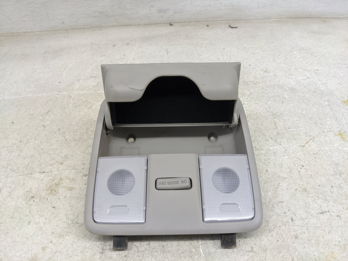 2014-2018 Kia Forte Overhead Roof Console Gray 1482007 - Oemusedautoparts1.com