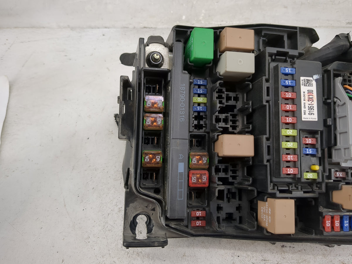 2014-2016 Kia Forte Fusebox Fuse Box Panel Relay Module P/N:91951-3X100 91950-3X510, 18790-01316 Fits Fits 2014 2015 2016 OE