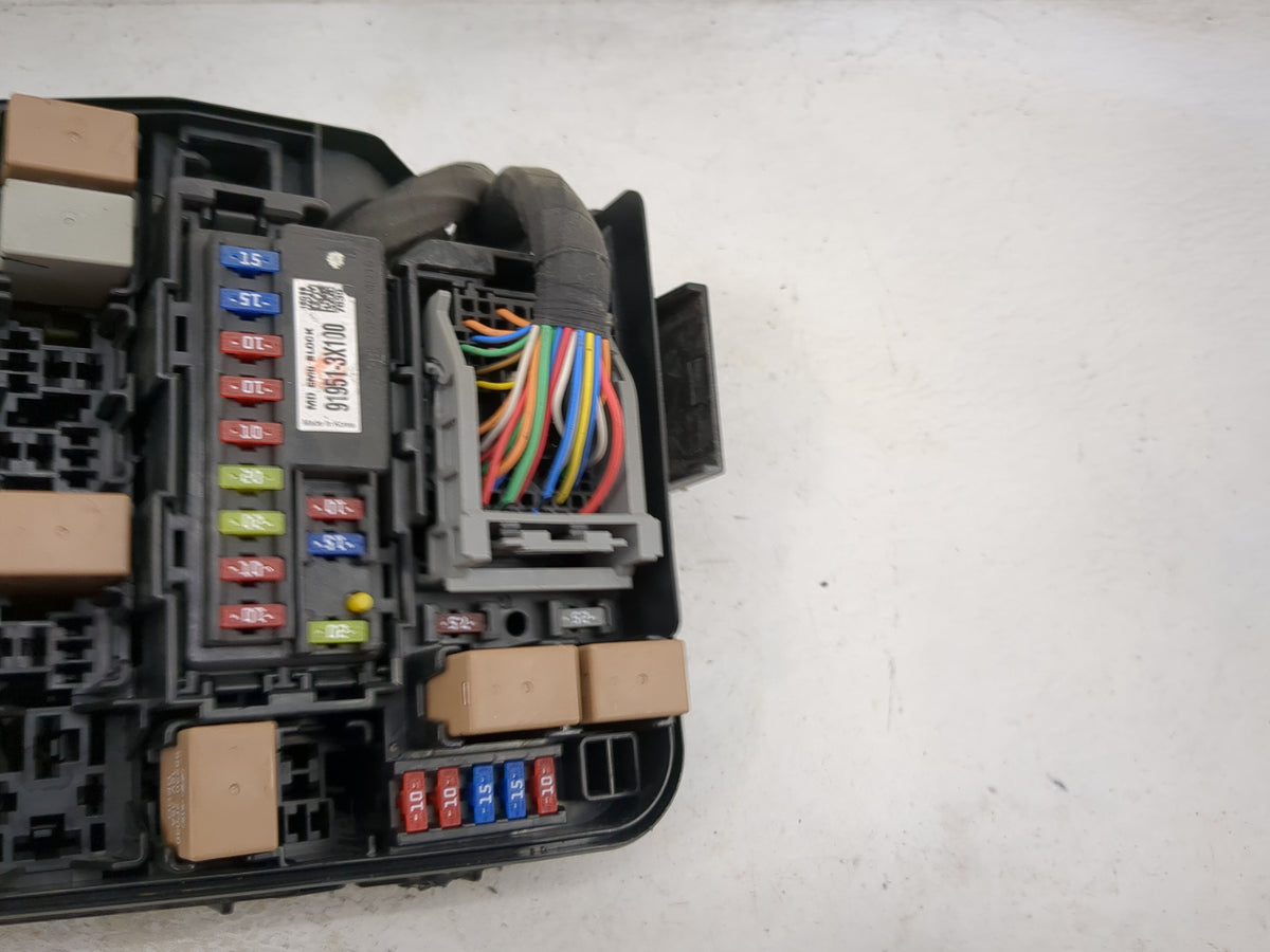 2014-2016 Kia Forte Fusebox Fuse Box Panel Relay Module P/N:91950-A7711 18790-01316, 91951-3X100 Fits Fits 2014 2015 2016 OE