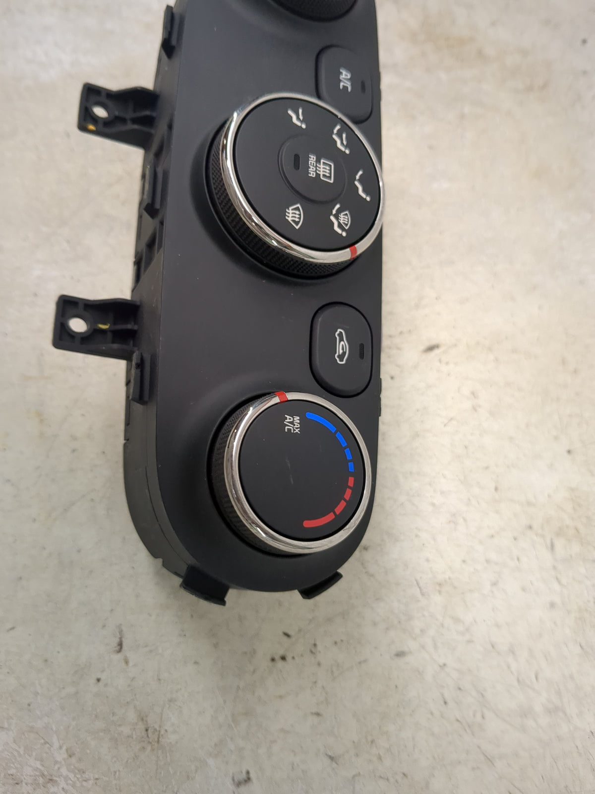 2014-2016 Kia Forte Climate Control Module Temperature AC/Heater Replacement P/N:97250-A7052WK Fits Fits 2014 2015 2016 OEM 