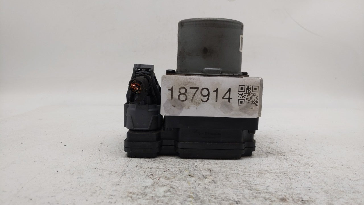 2014-2016 Kia Forte ABS Pump Control Module Replacement P/N:58900-A7200 58920-A7200 Fits Fits 2014 2015 2016 OEM Used Auto P