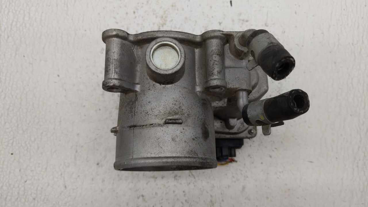 2014-2016 Kia Forte Throttle Body P/N:35100-2E400 Fits Fits 2012 2013 2014 2015 2016 2018 2019 OEM Used Auto Parts - Oemused