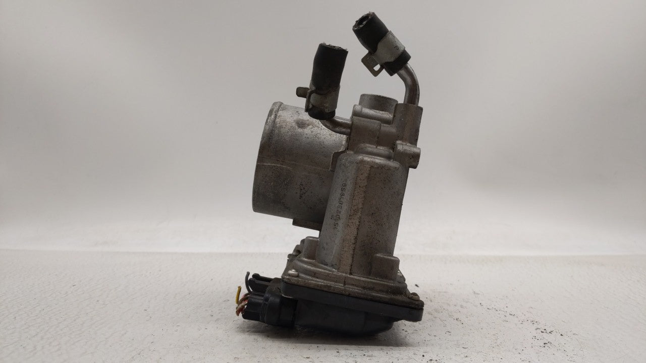2014-2016 Kia Forte Throttle Body P/N:35100-2E400 Fits Fits 2012 2013 2014 2015 2016 2018 2019 OEM Used Auto Parts - Oemused