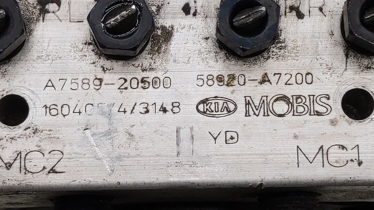 2014-2016 Kia Forte ABS Pump Control Module Replacement P/N:58900-A7200 58920-A7200 Fits Fits 2014 2015 2016 OEM Used Auto P