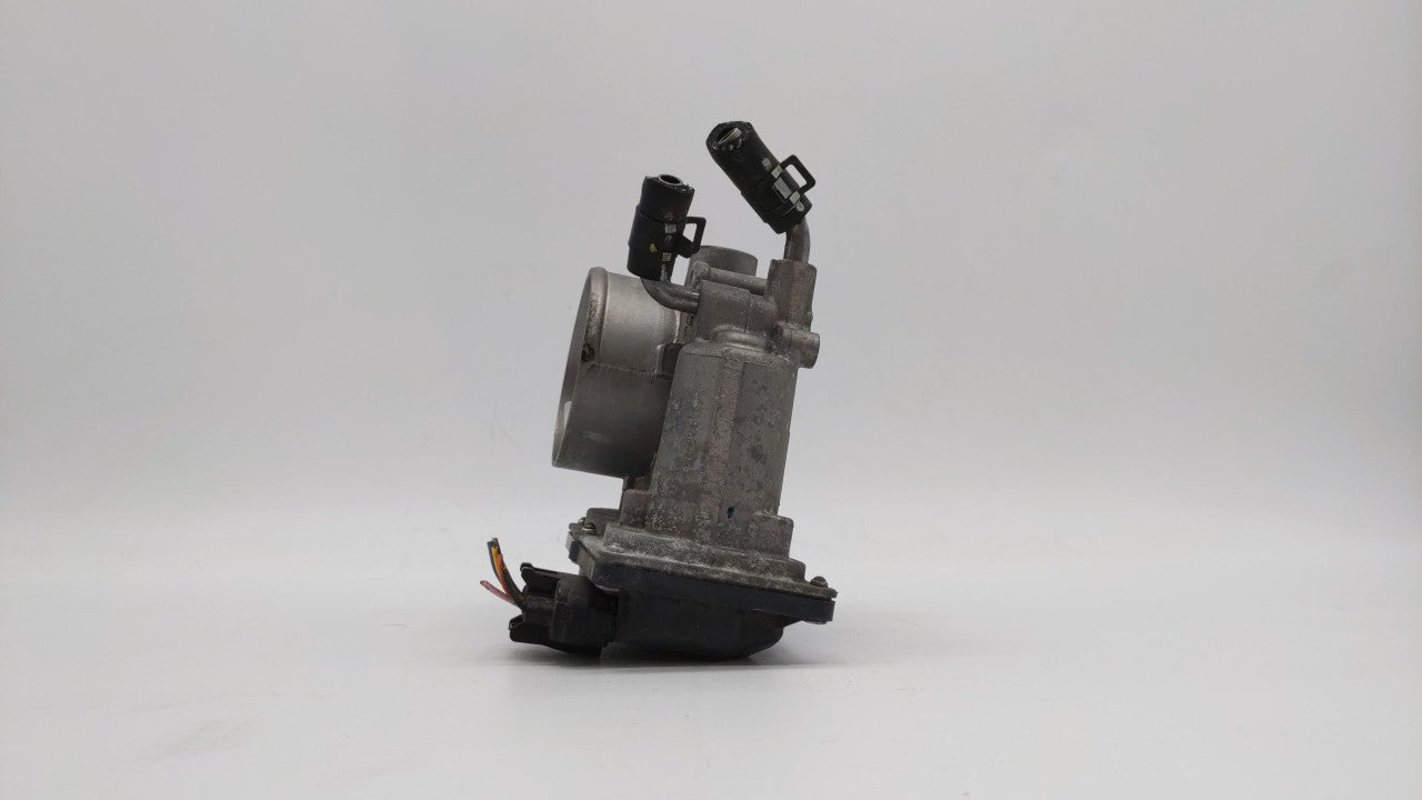 2014-2016 Kia Forte Throttle Body P/N:35100-2E400 Fits Fits 2012 2013 2014 2015 2016 2018 2019 OEM Used Auto Parts - Oemused