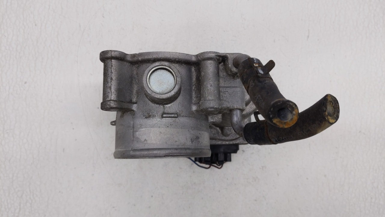 2014-2016 Kia Forte Throttle Body P/N:35100-2E400 Fits Fits 2012 2013 2014 2015 2016 2018 2019 OEM Used Auto Parts - Oemused