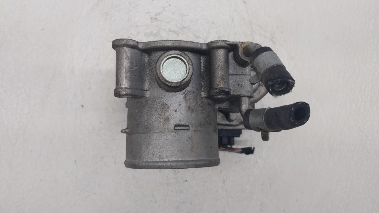 2014-2016 Kia Forte Throttle Body P/N:35100-2E400 Fits Fits 2012 2013 2014 2015 2016 2018 2019 OEM Used Auto Parts - Oemused