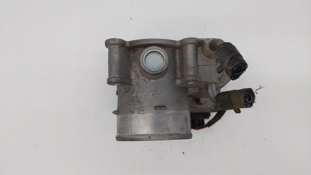 2014-2016 Kia Forte Throttle Body P/N:35100-2E400 Fits Fits 2012 2013 2014 2015 2016 2018 2019 OEM Used Auto Parts - Oemused