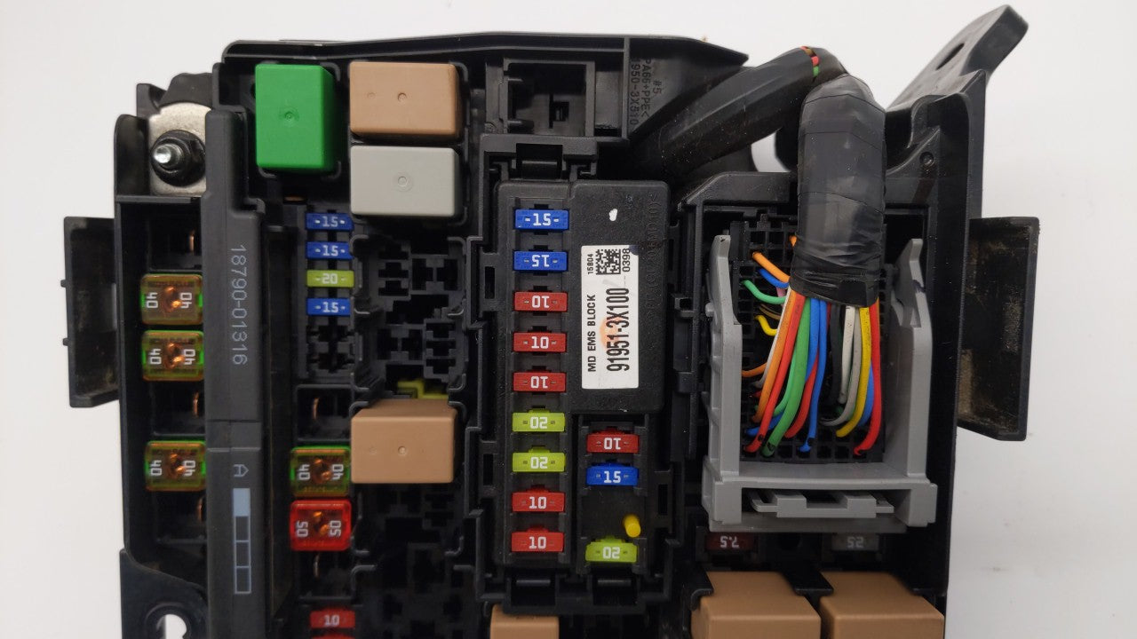 2014-2016 Kia Forte Fusebox Fuse Box Panel Relay Module P/N:91204-A7992 91204-A7630 Fits Fits 2014 2015 2016 OEM Used Auto P
