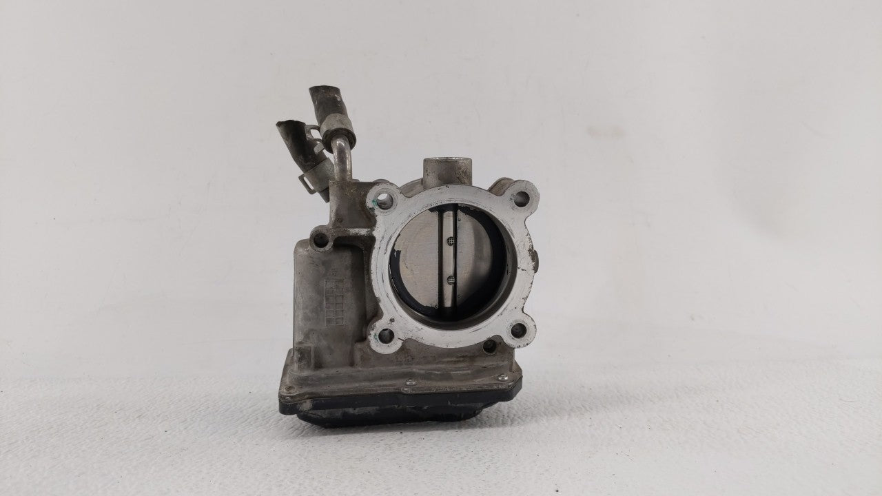 2014-2016 Kia Forte Throttle Body P/N:35100-2E400 Fits Fits 2012 2013 2014 2015 2016 2018 2019 OEM Used Auto Parts - Oemused