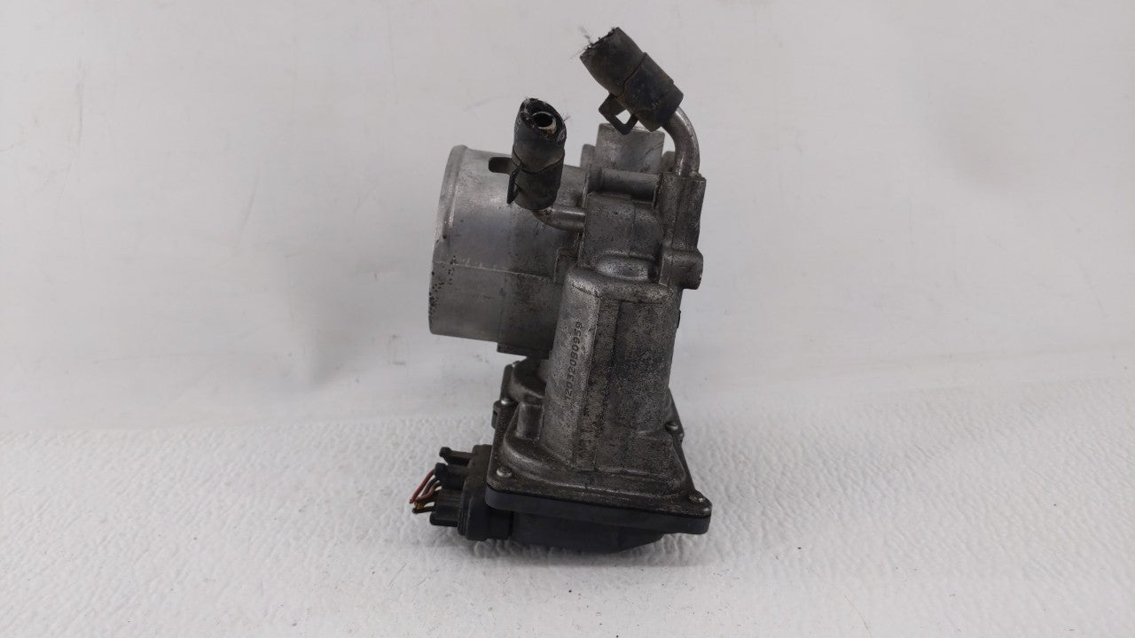 2014-2016 Kia Forte Throttle Body P/N:35100-2E400 Fits Fits 2012 2013 2014 2015 2016 2018 2019 OEM Used Auto Parts - Oemused