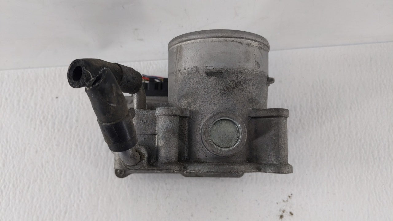 2014-2016 Kia Forte Throttle Body P/N:35100-2E400 Fits Fits 2012 2013 2014 2015 2016 2018 2019 OEM Used Auto Parts - Oemused